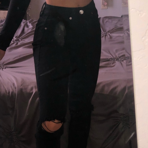 COPY - GOOD AMERICAN black ripped skinny jeans - Picture 3 of 6